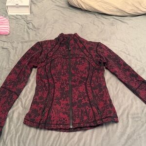 Lululemon Women's Black and Red Jacket